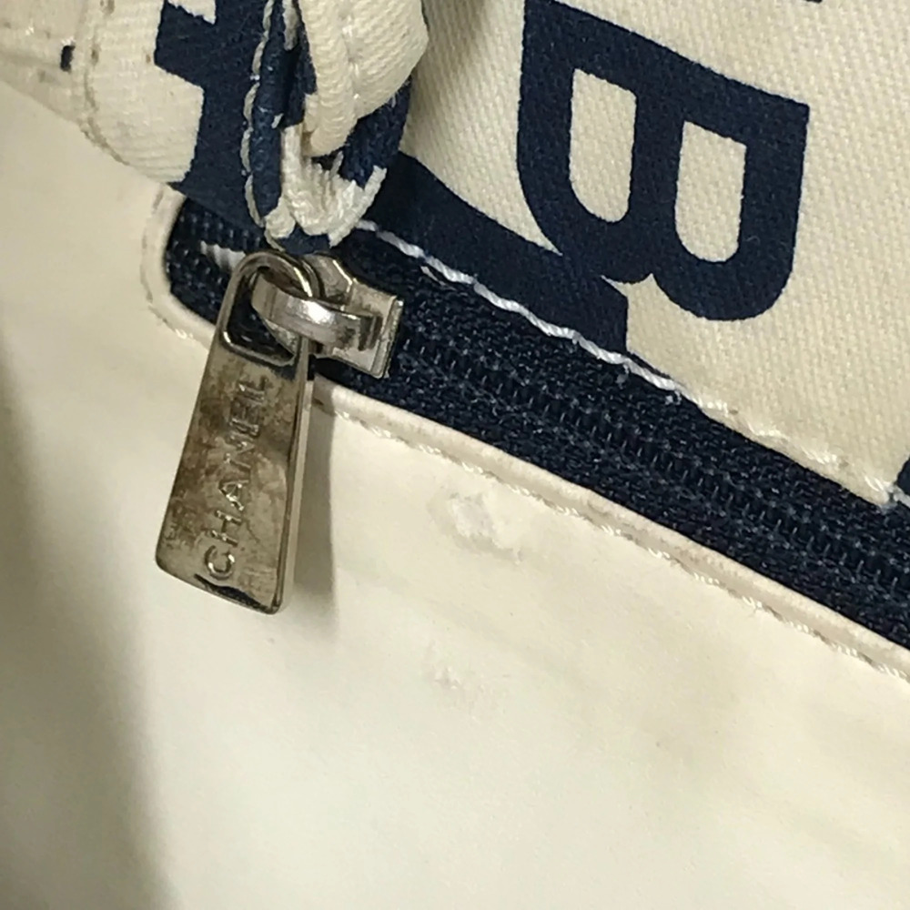 CHANEL White Canvas Logo Shoulder Bag - Picture 12 of 15